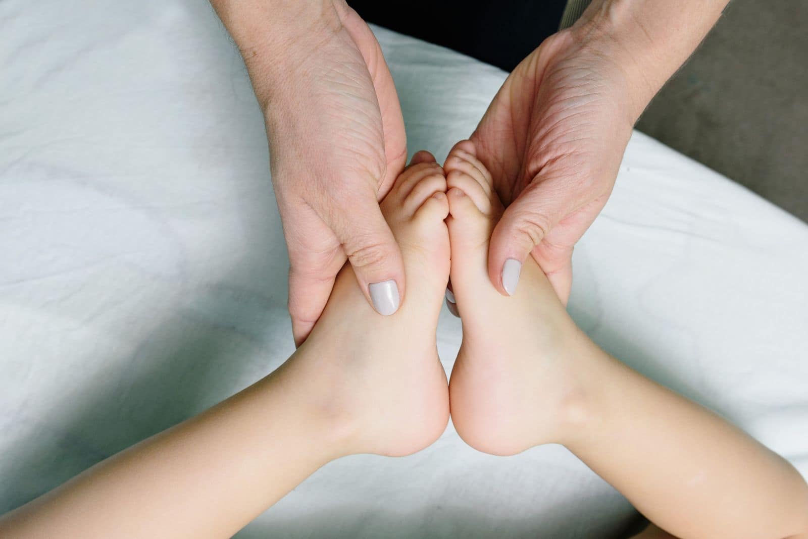 Reflexologia podal: o guia completo para quem nunca fez